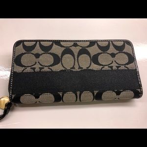 Coach Black Sig Stripe Zip Around Wallet #40021